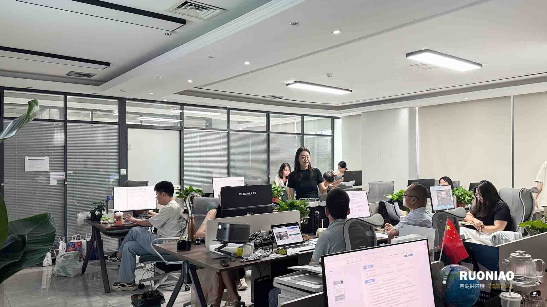 Conociendo Nuestros Camiones, Entendiendo Cada Requisito del Cliente.